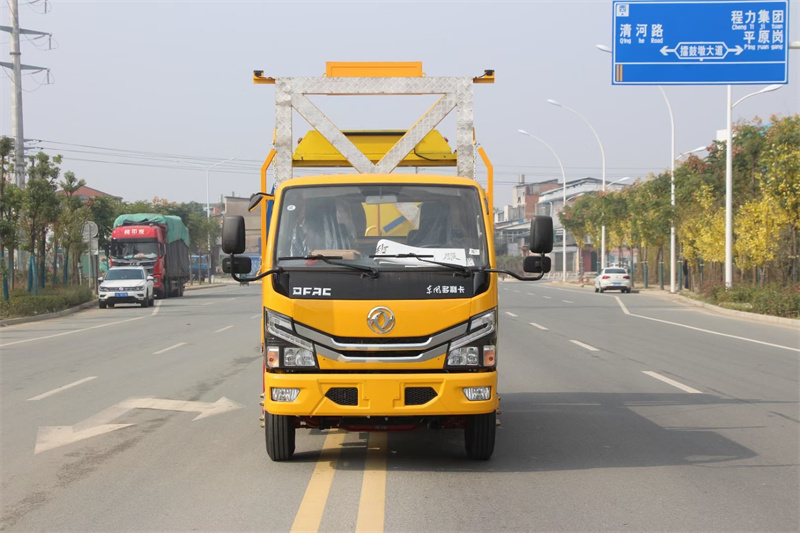 東風多利卡D6防撞緩沖車