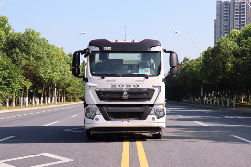 重汽豪沃洗掃車